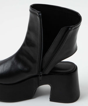 バルキーヒールブーツサンダル