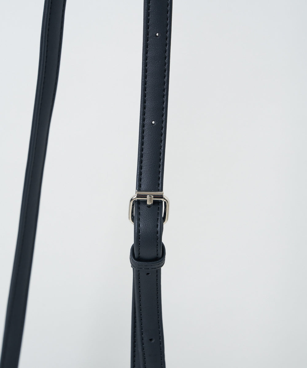 レザータッチスクエアショルダー