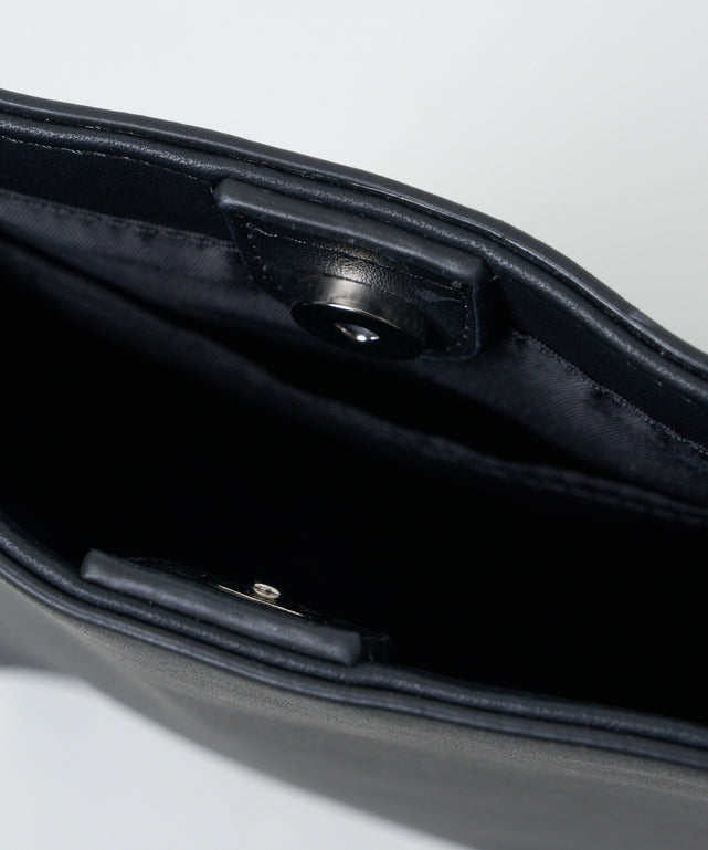 レザータッチスクエアショルダー