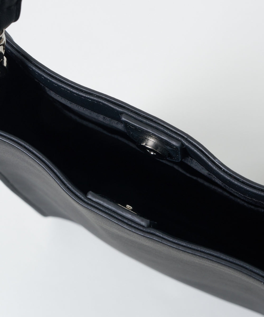 レザータッチスクエアショルダー