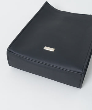 レザータッチスクエアショルダー