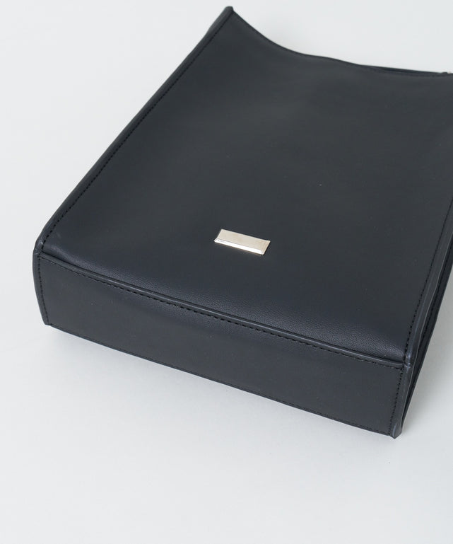 レザータッチスクエアショルダー