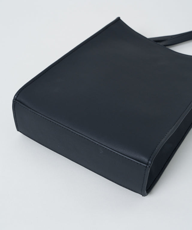 レザータッチスクエアショルダー