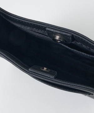 レザータッチスクエアショルダー