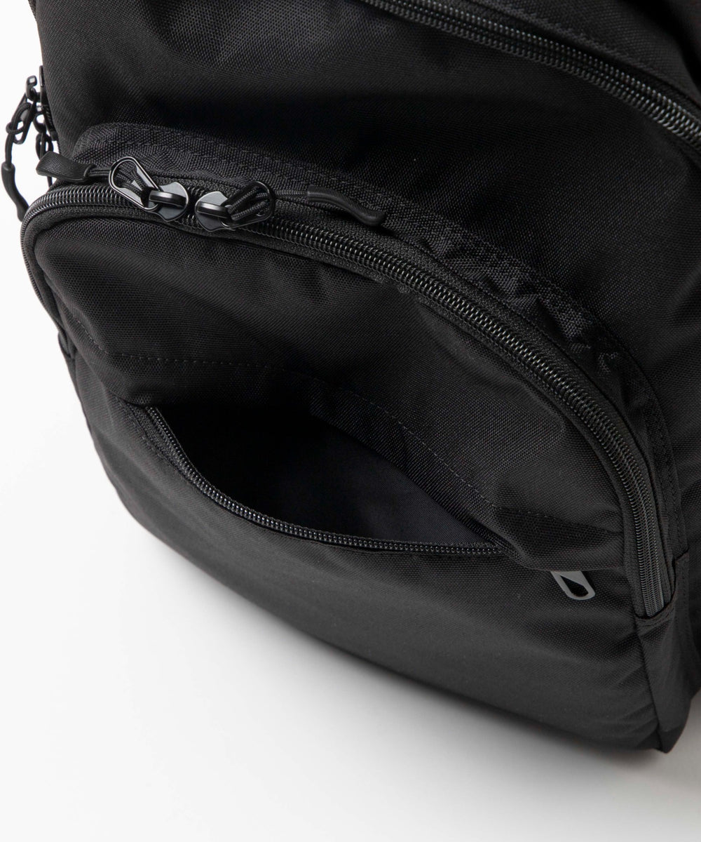 アクティブデイリーユースバックパック