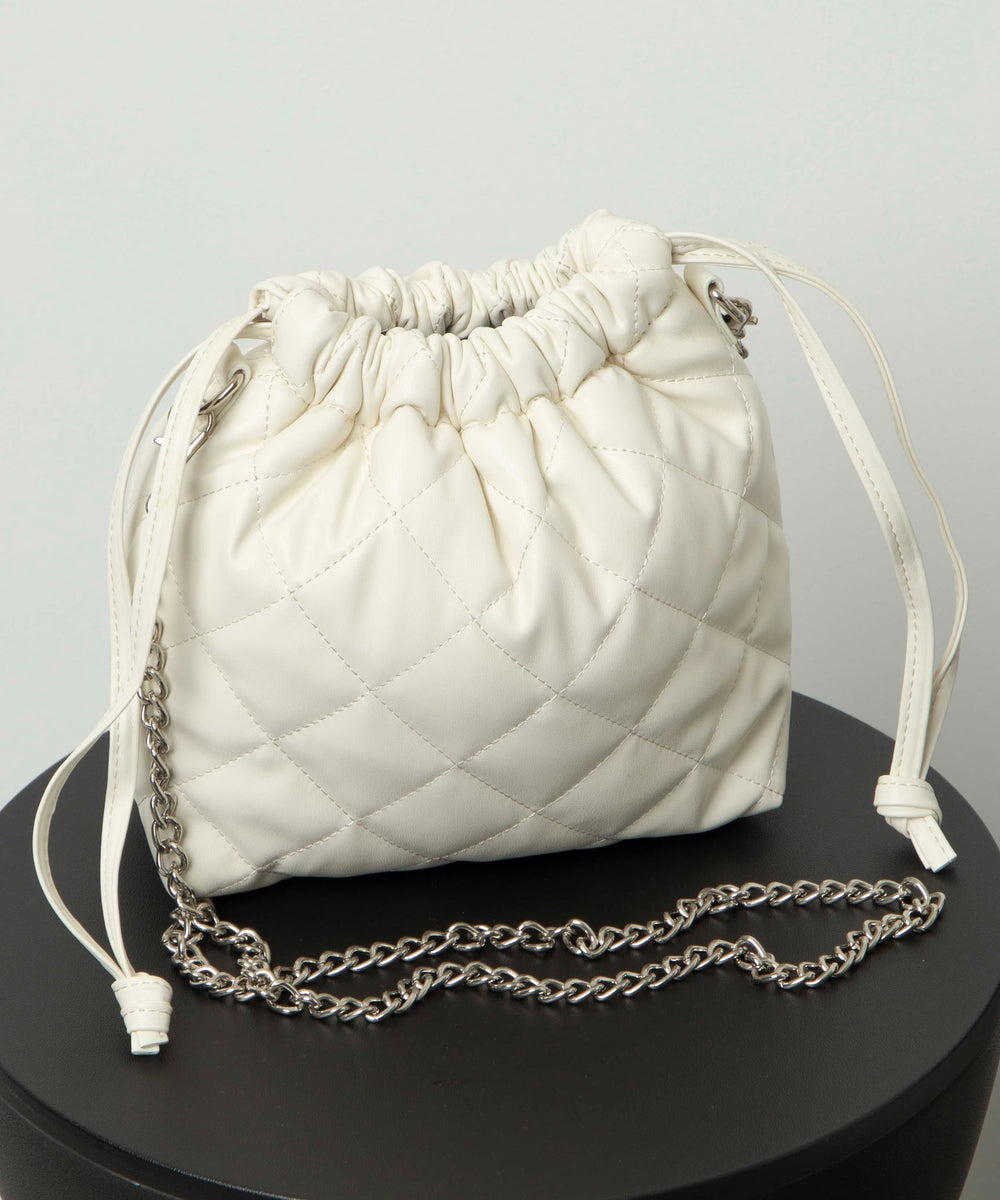 キルティングホワイト