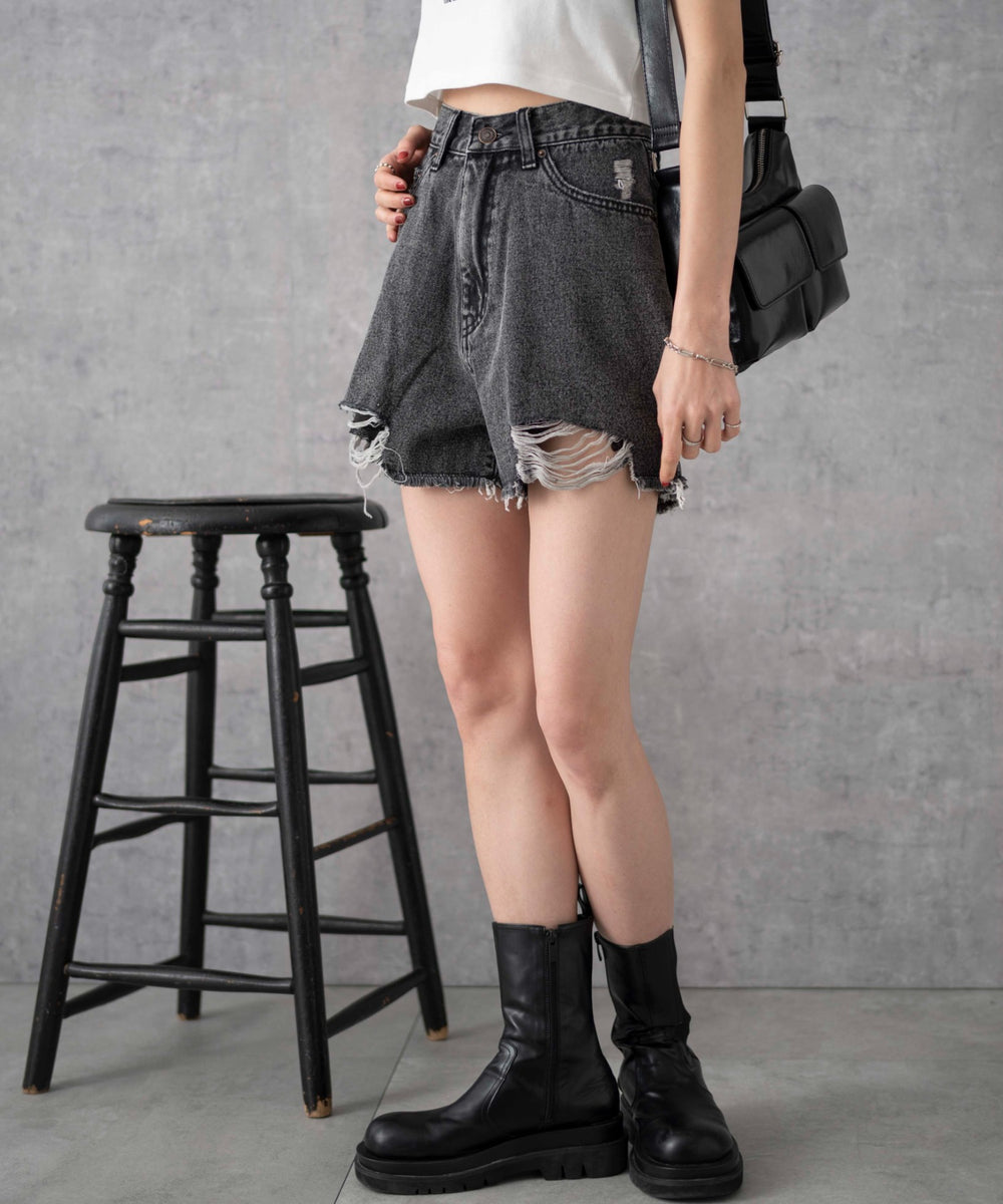 ブラックその他　モデル:161cm M着用