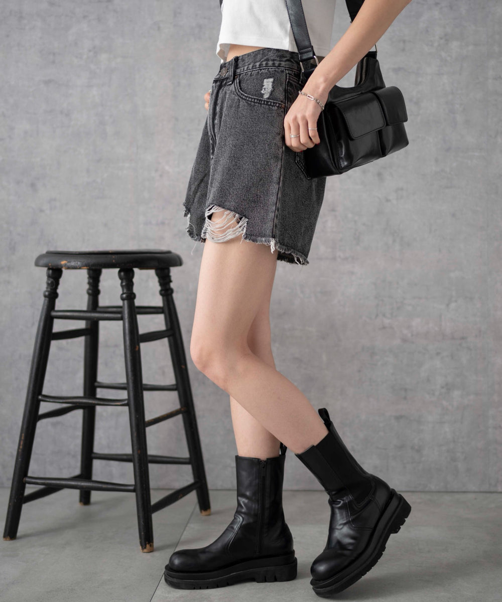 ブラックその他　モデル:161cm M着用