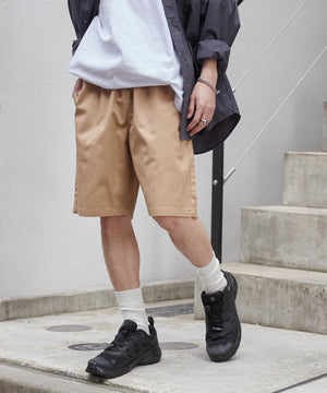 ベージュ モデル：172cm L着用