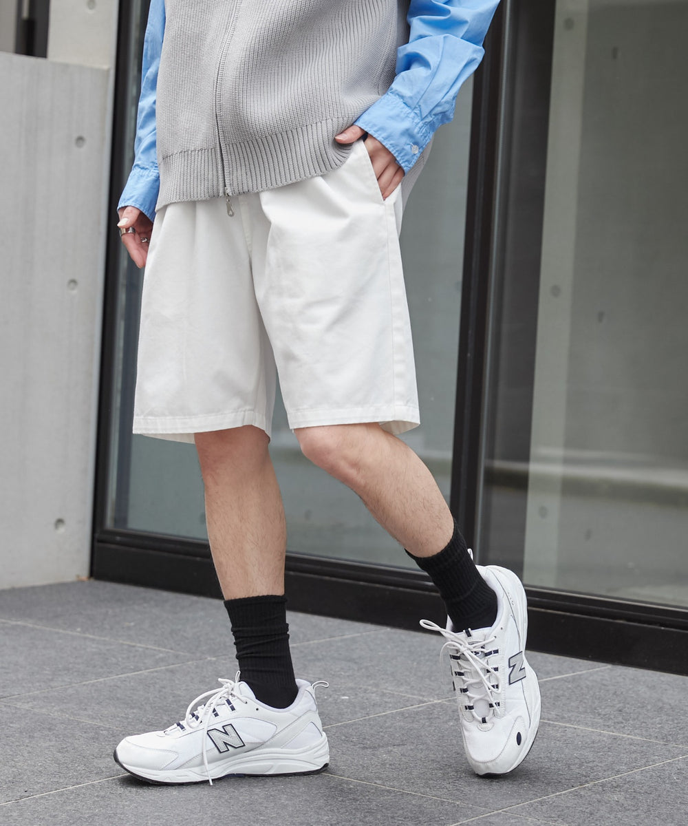 ホワイト モデル：172cm L着用