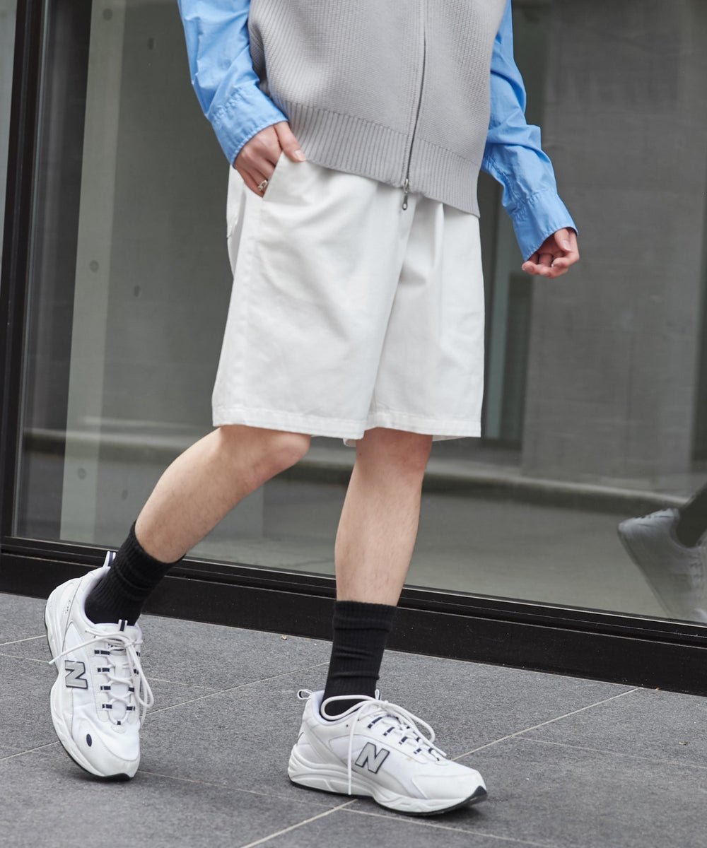 ホワイト モデル：172cm L着用