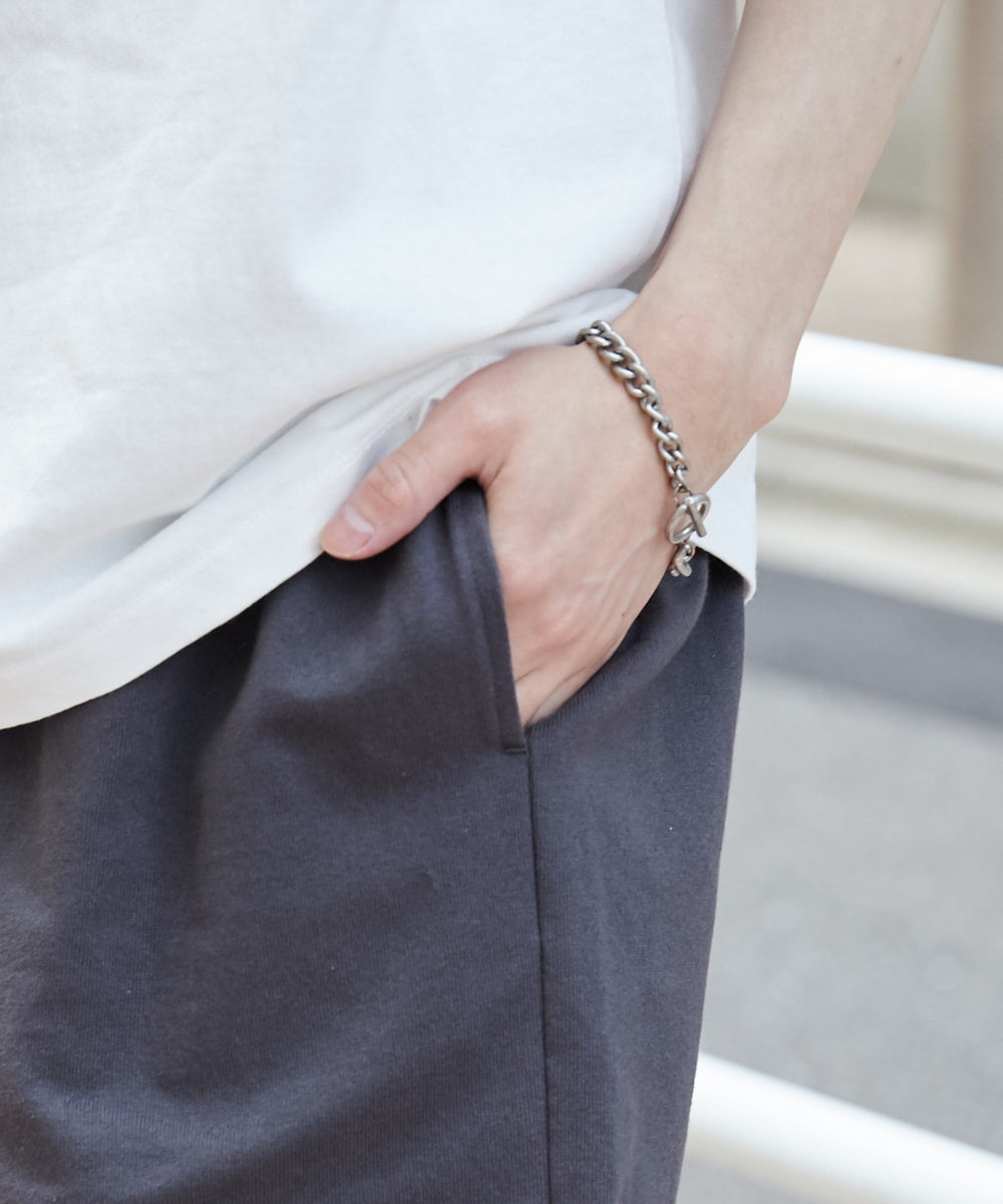 ホワイト モデル：175㎝ L着用