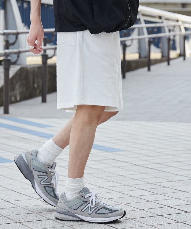 ホワイト モデル：173cm L着用