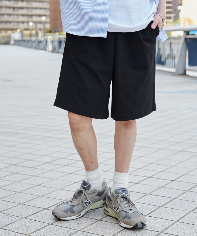 ブラック モデル：173cm L着用