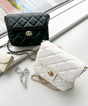 スタッズ付きキルティングショルダー