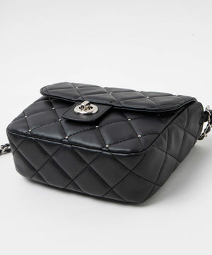 スタッズ付きキルティングショルダー