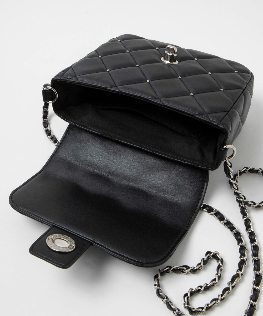 スタッズ付きキルティングショルダー