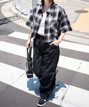 ブラック モデル：155cm M着用