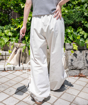 オフホワイト モデル：155cm M着用