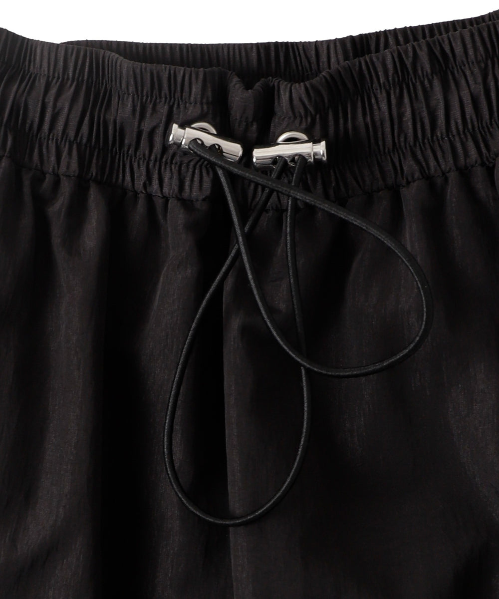 ナイロンティアードロングスカート