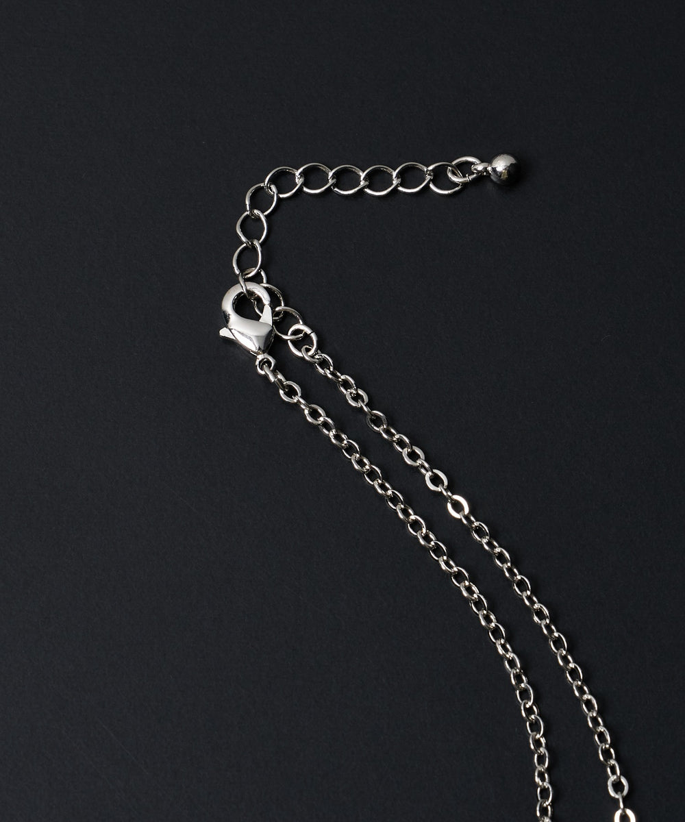 M立体モチーフ3連ネックレス