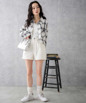 オフホワイト(カツラギオフホワイト)　モデル:161cm M着用