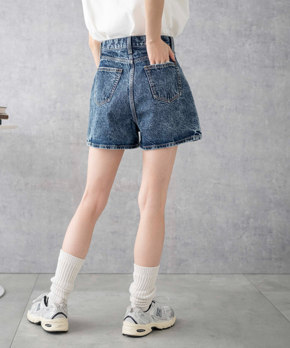 デニム中濃加工色(インディゴケミカル)　モデル:161cm M着用