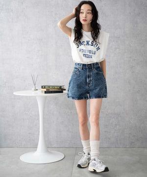 デニム中濃加工色(インディゴケミカル)　モデル:161cm M着用