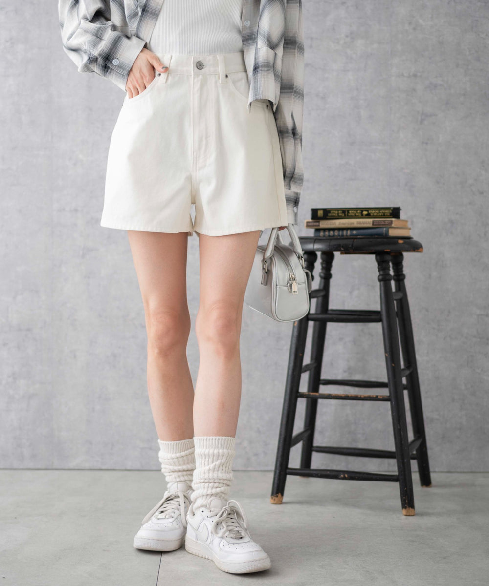 オフホワイト(カツラギオフホワイト)　モデル:161cm M着用