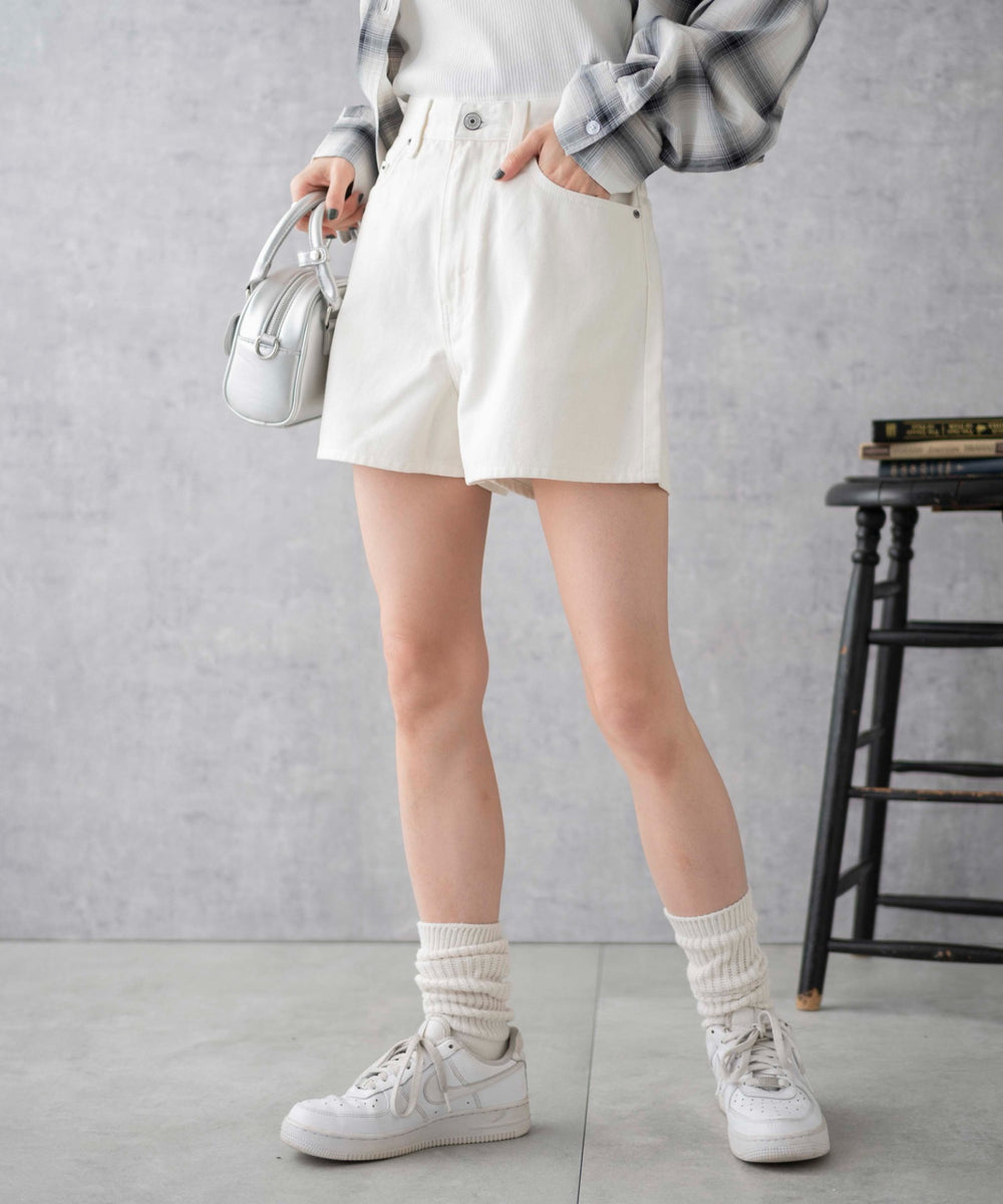 オフホワイト(カツラギオフホワイト)　モデル:161cm M着用