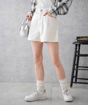 オフホワイト(カツラギオフホワイト)　モデル:161cm M着用