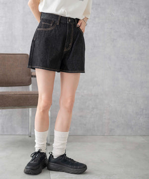 ブラック(ブラック濃)　モデル:161cm M着用