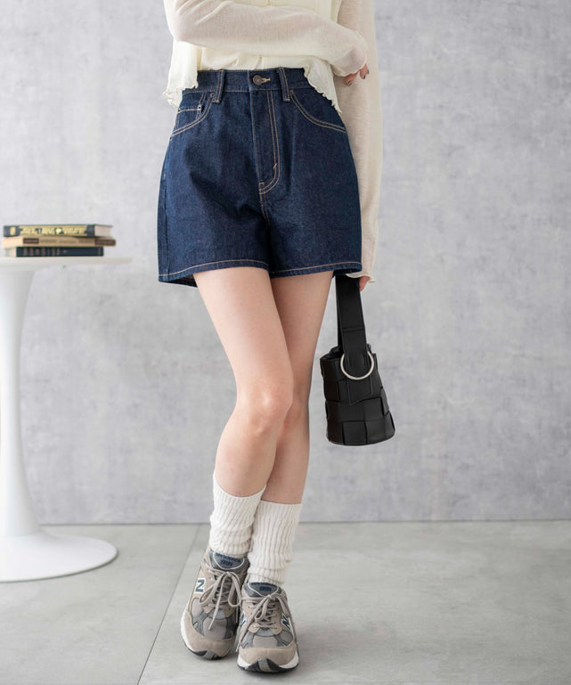 デニム濃色　モデル:161cm M着用