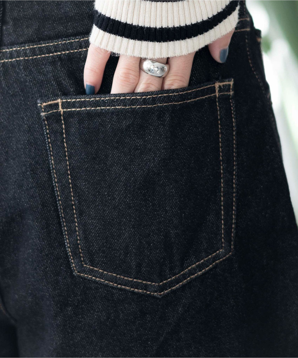 ブラック(ブラック濃)　モデル:161cm M着用