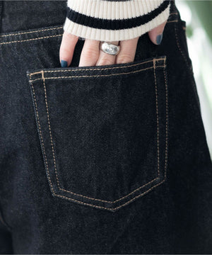 ブラック(ブラック濃)　モデル:161cm M着用