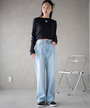 デニム淡色(インディゴ淡)　モデル:161cm M着用