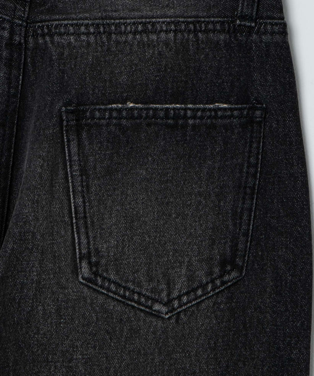 ストレートデニムパンツ