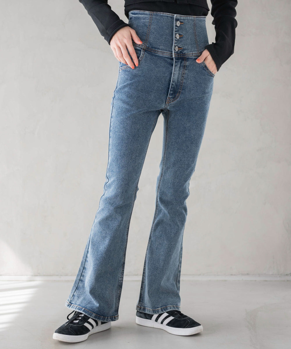 デニム中濃加工色　モデル:161cm M着用