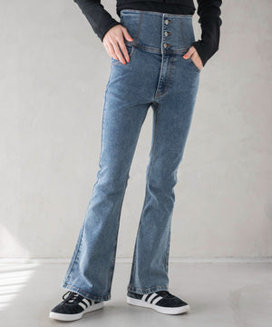 デニム中濃加工色　モデル:161cm M着用