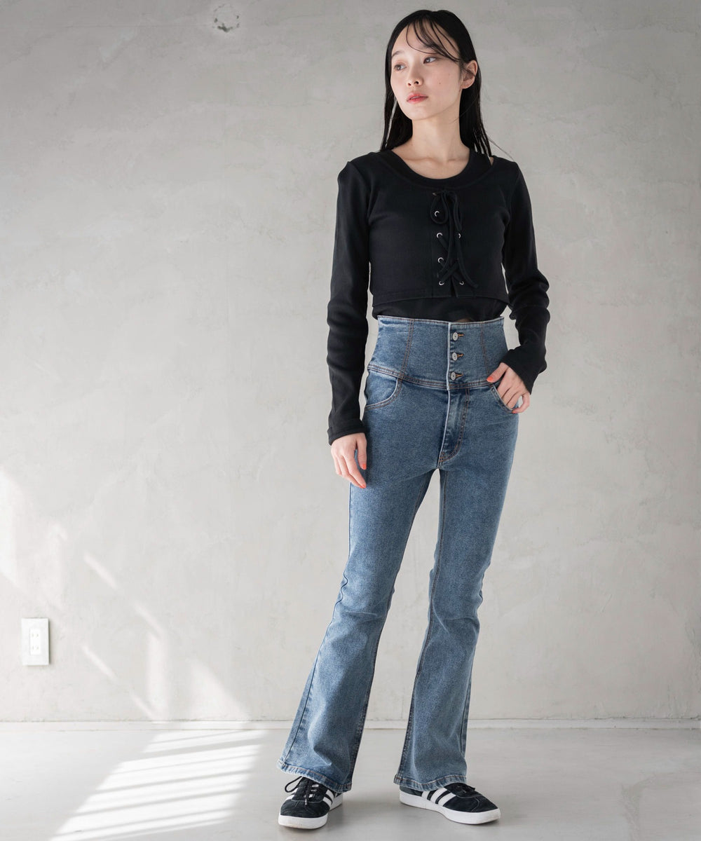 デニム中濃加工色　モデル:161cm M着用