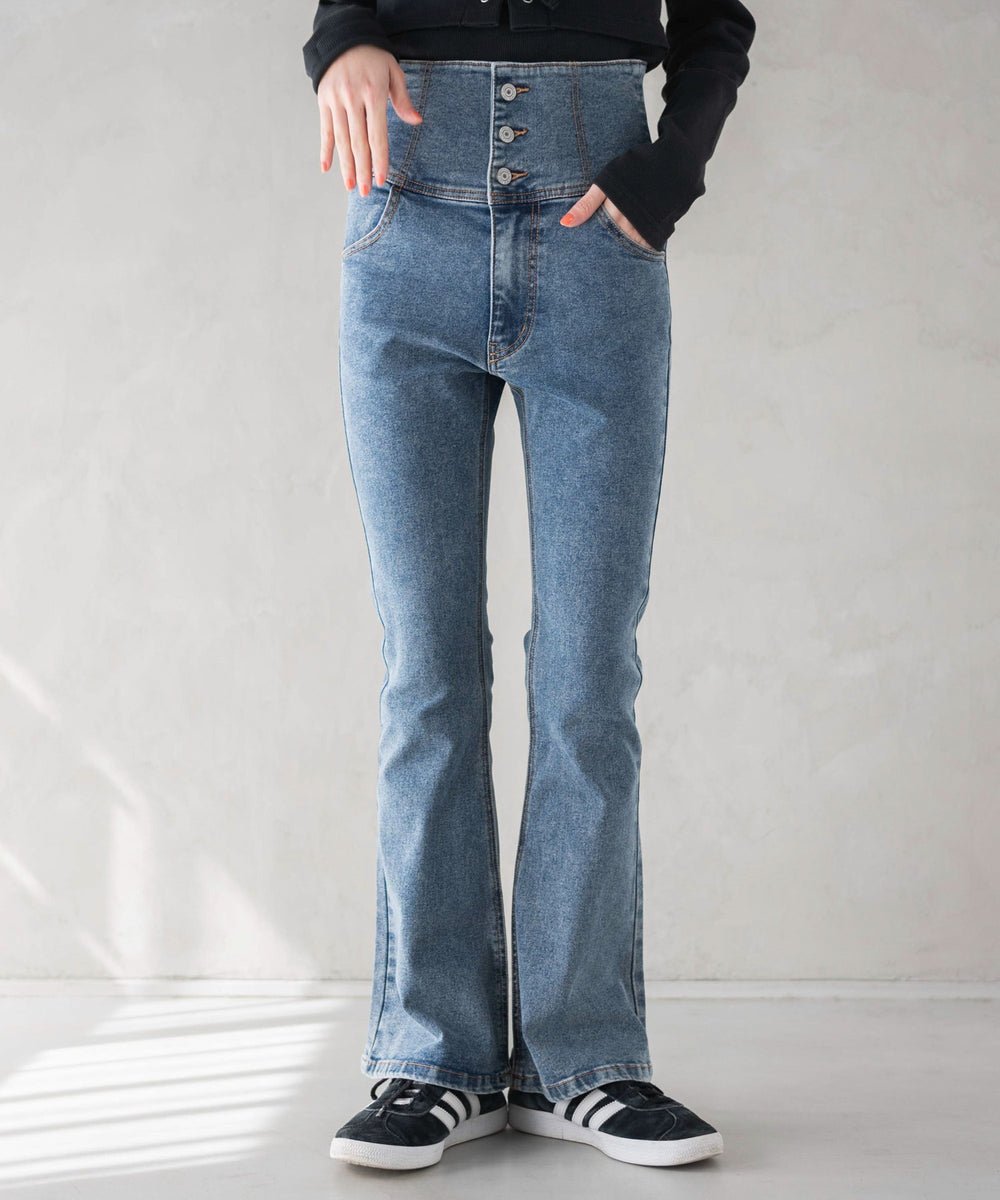 デニム中濃加工色　モデル:161cm M着用