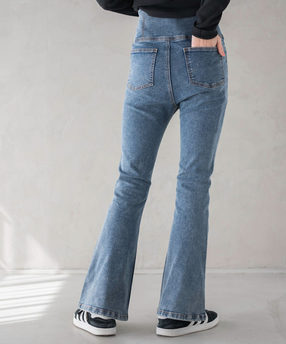 デニム中濃加工色　モデル:161cm M着用