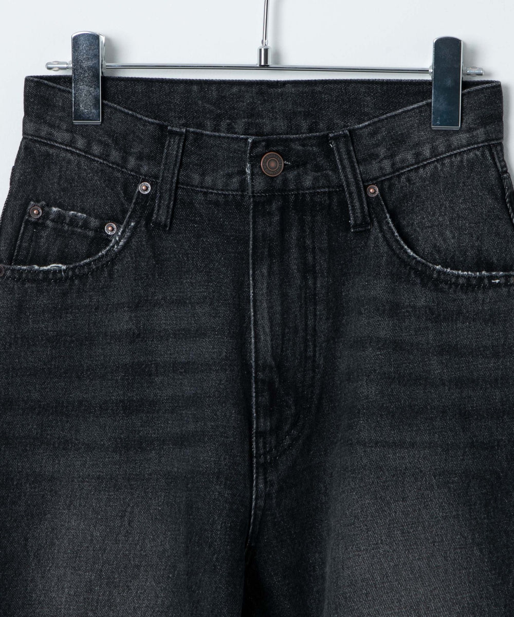 セミフレアデニムパンツ