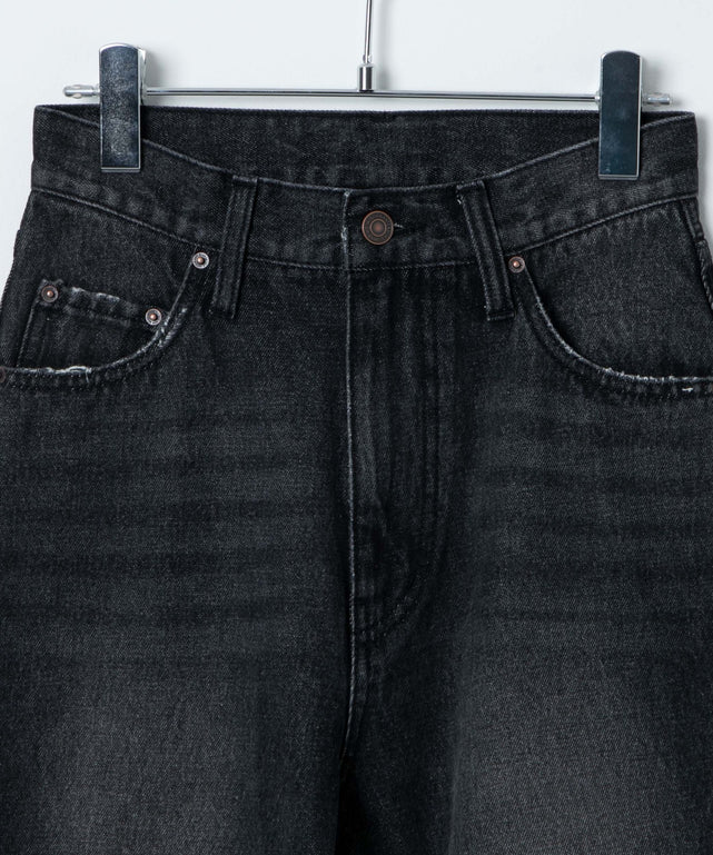 セミフレアデニムパンツ