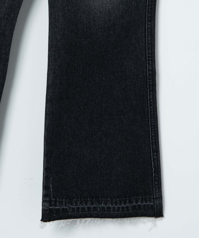 セミフレアデニムパンツ