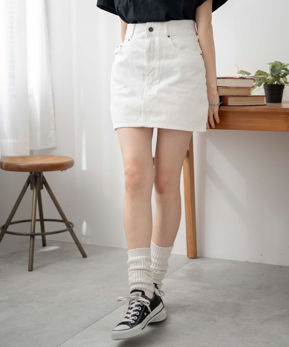 オフホワイト　モデル:163cm M着用