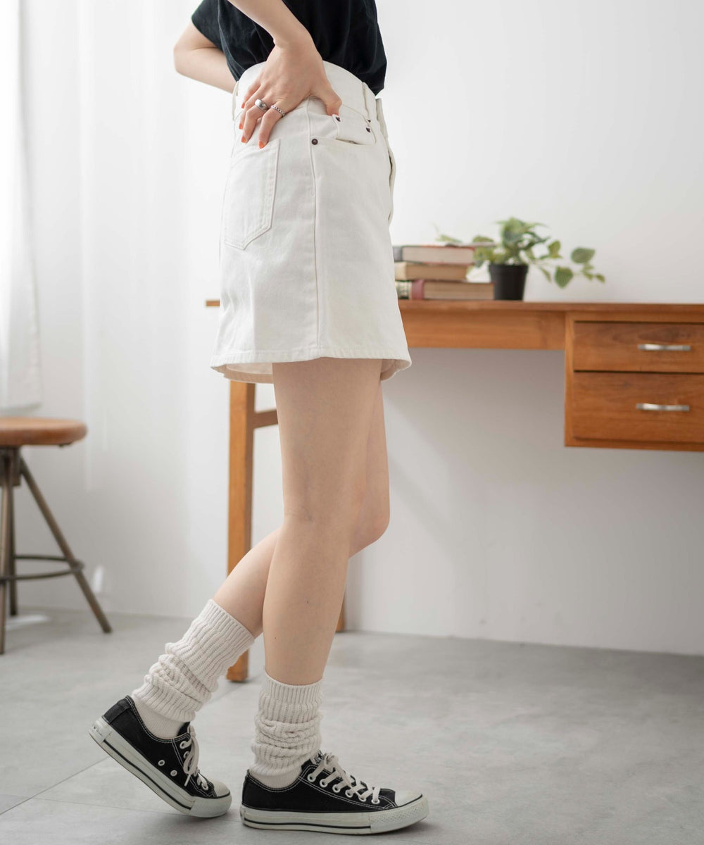 オフホワイト　モデル:163cm M着用