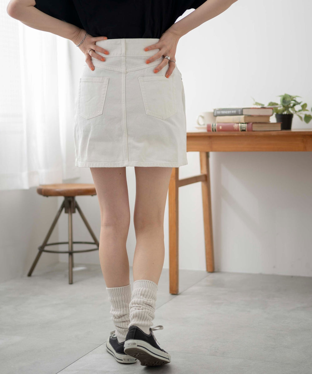 オフホワイト　モデル:163cm M着用