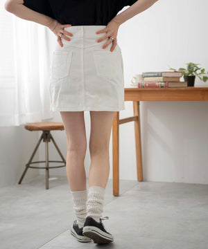 オフホワイト　モデル:163cm M着用