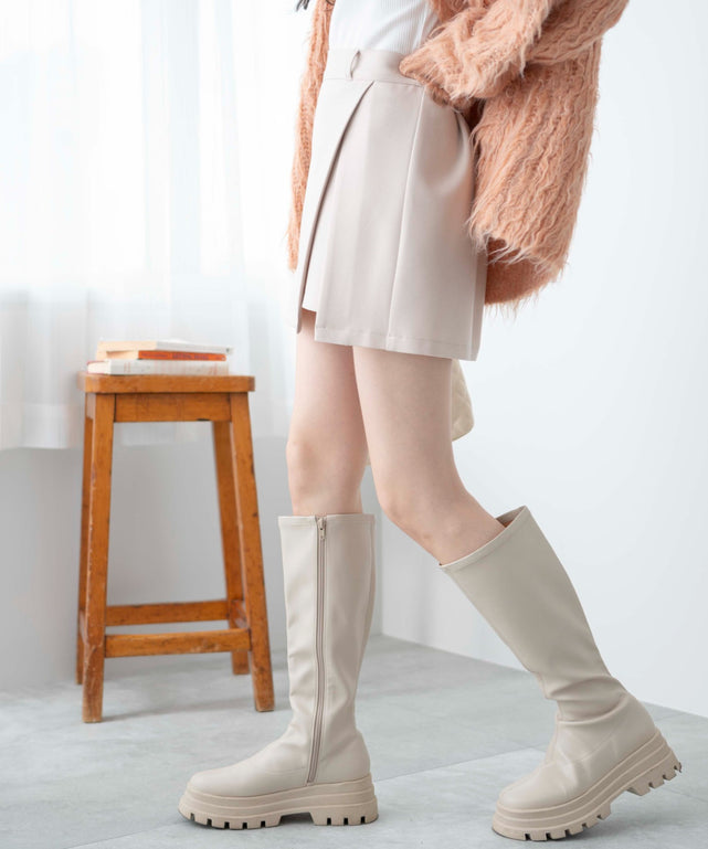 ホワイトアイボリー　モデル:163cm F着用